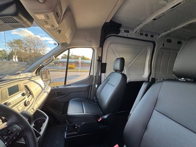 2025 Ford Transit Cargo Van T-250 148" Med Rf 9070 GVWR RWD