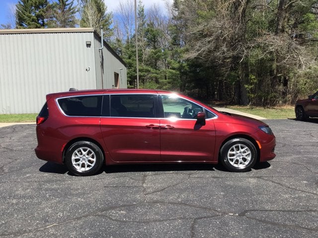2023 Chrysler Voyager LX