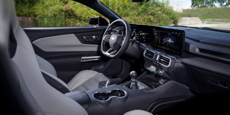 2024 Ford Mustang interior img