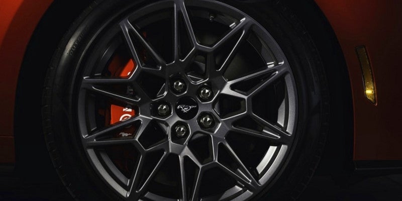 2024 Ford Mustang alloy wheel img